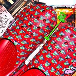 🐳🕶️🐳• 🐊 CROCS x Vineyard Collab 🐊 • 🕶️🐳🕶️